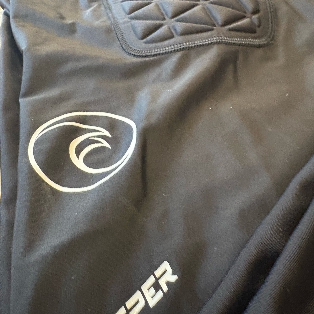 West Coast Goalkeeping black  padded base layer, EUC, size medium - Picture 6 of 6